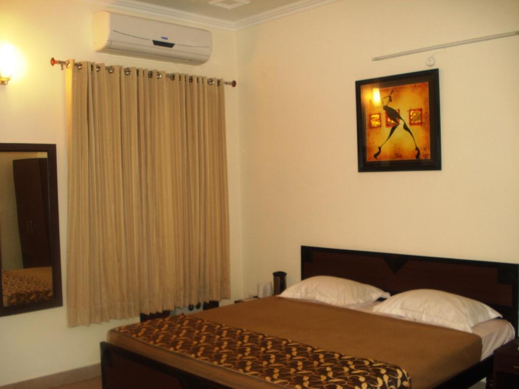 دهرادون Hotel Utsav المظهر الخارجي الصورة