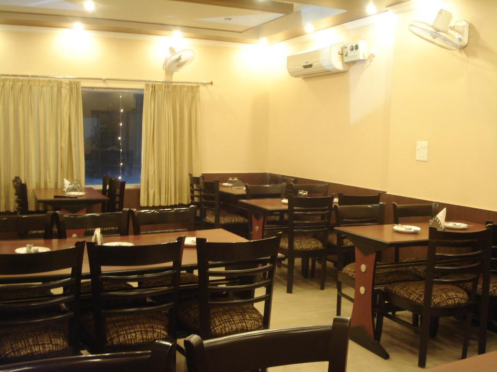 دهرادون Hotel Utsav المظهر الخارجي الصورة