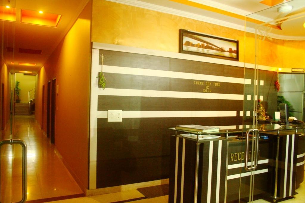دهرادون Hotel Utsav المظهر الخارجي الصورة