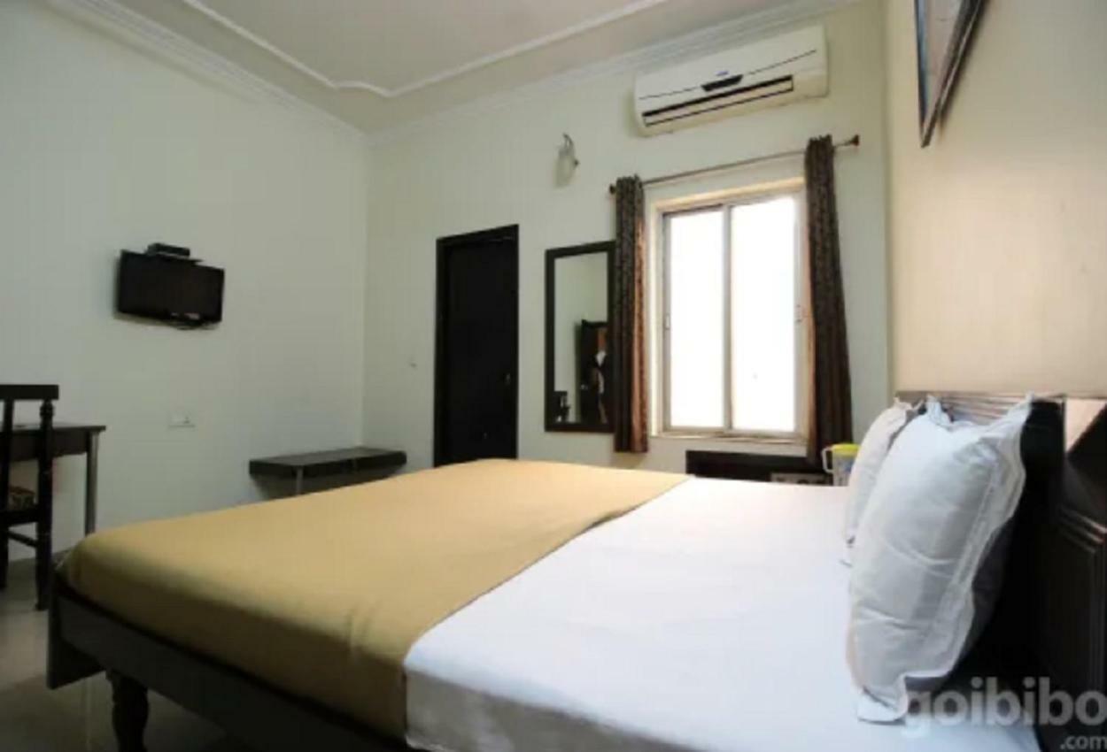 دهرادون Hotel Utsav المظهر الخارجي الصورة