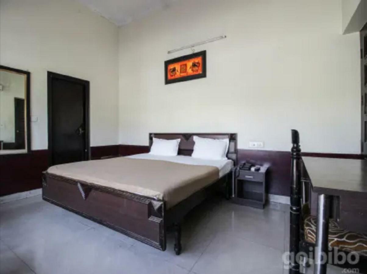 دهرادون Hotel Utsav المظهر الخارجي الصورة