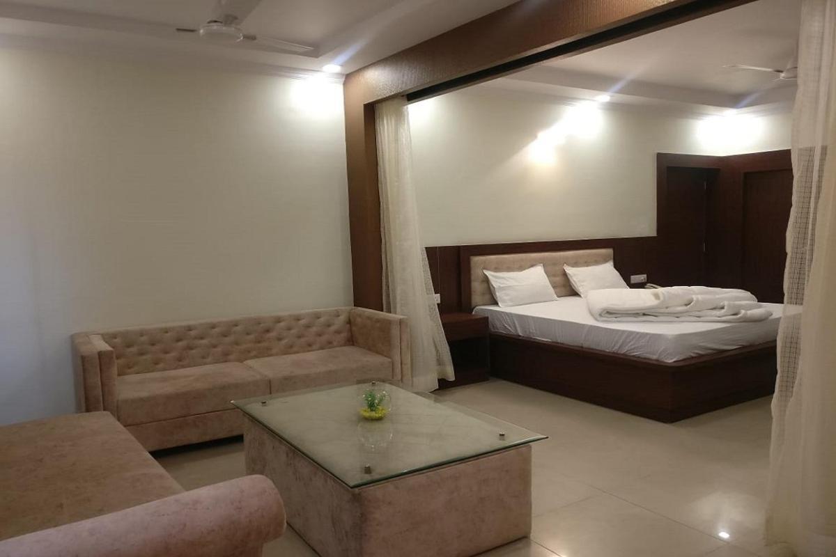 دهرادون Hotel Utsav المظهر الخارجي الصورة